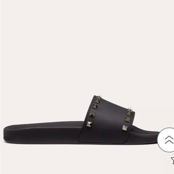 VALENTINO Rockstud Rubber Slider Sandal🖤 Size 37. Good condition! Barely worn - Picture 3 of 8